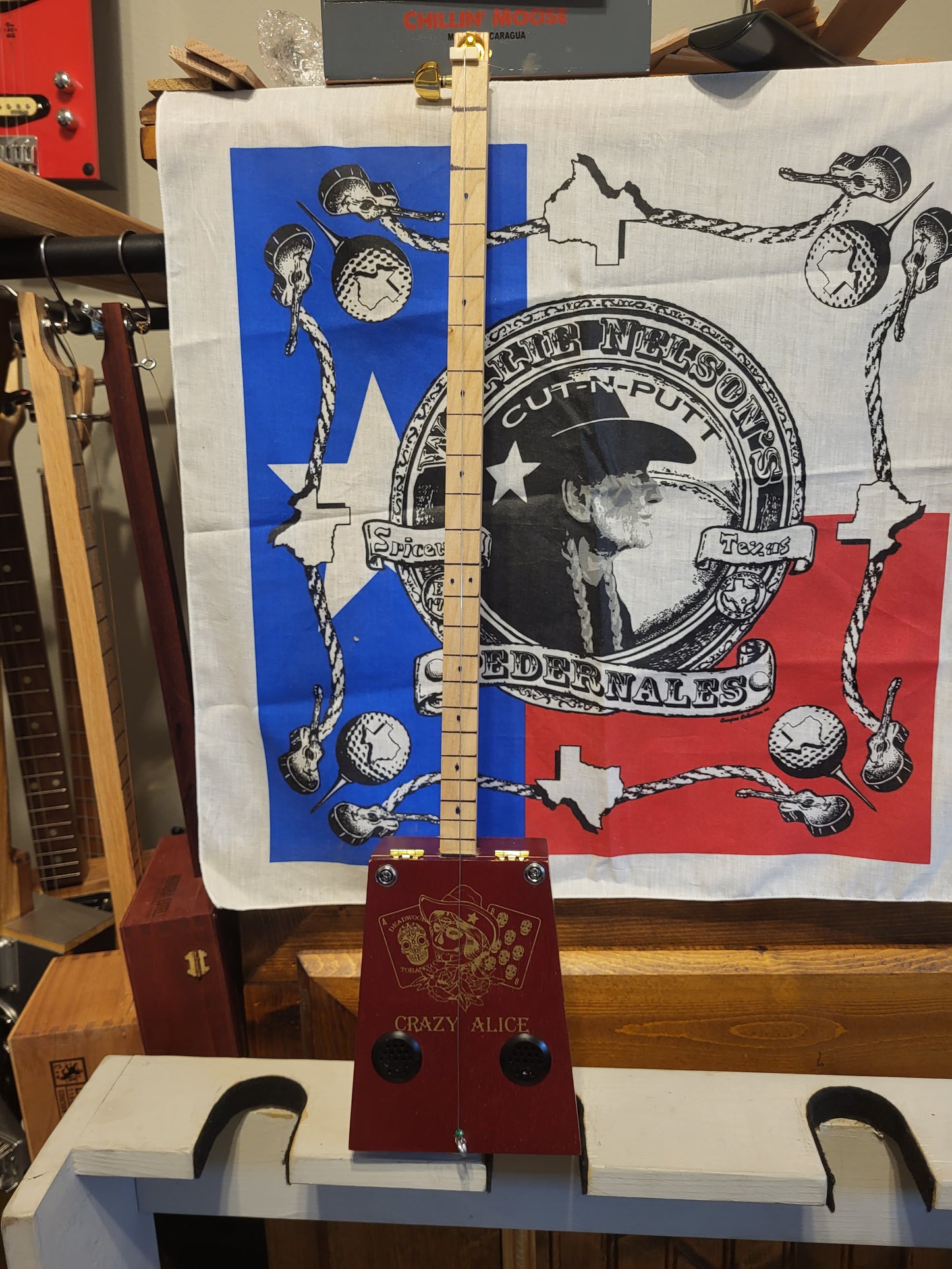 1 String Cigar Box Guitar "Crazy Alice" V2