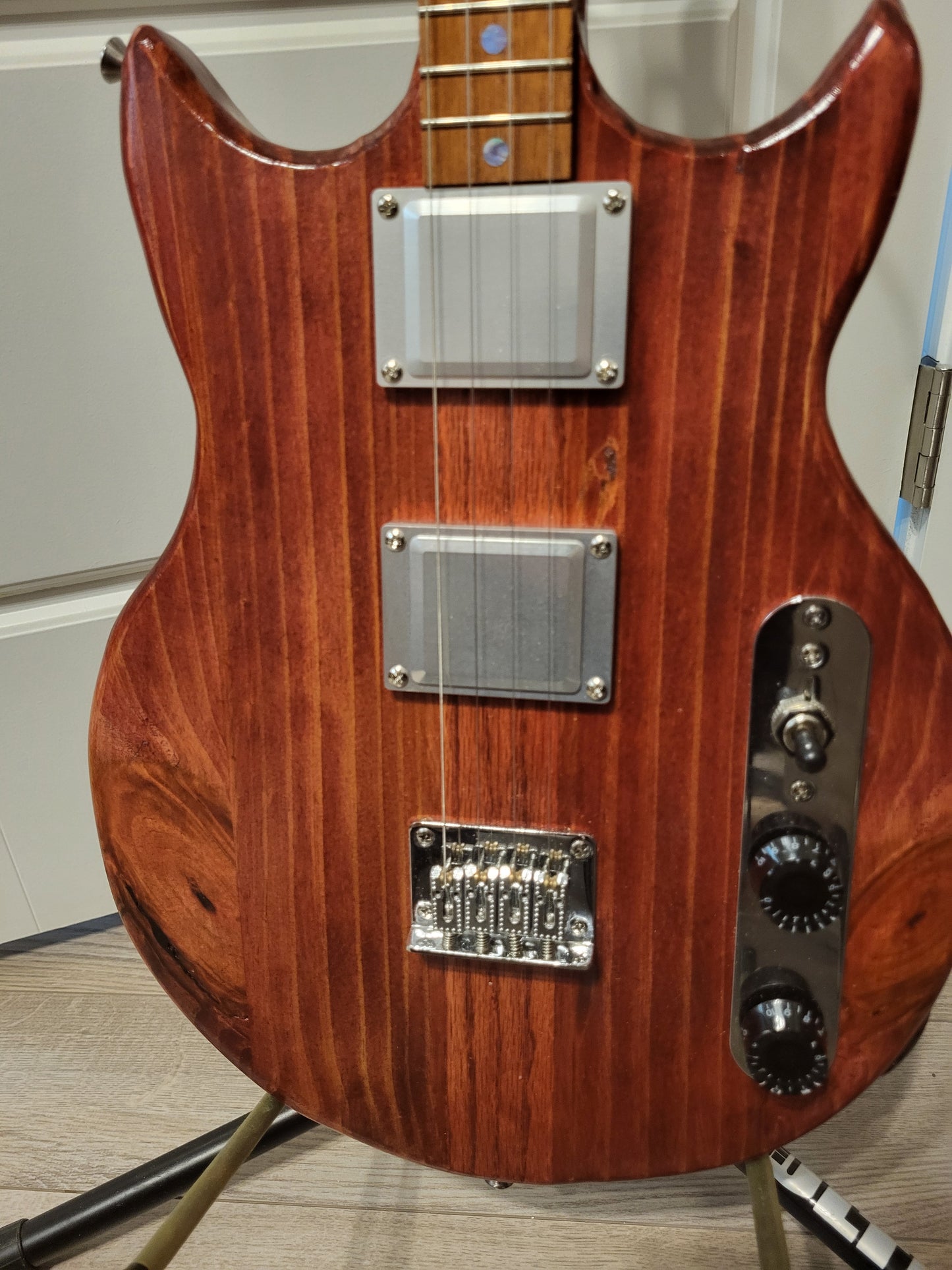 Solid Body 4 String Electric Guitar